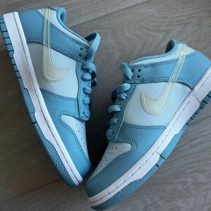Blue and clear dunk